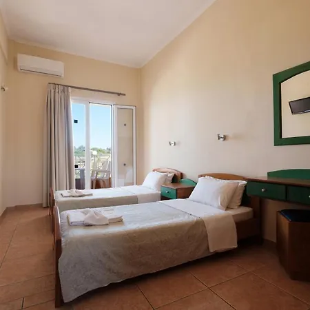 Socrates Hotell 3*